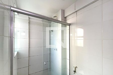 Banheiro da Suíte de kitnet/studio para alugar com 1 quarto, 48m² em Lourdes, Belo Horizonte