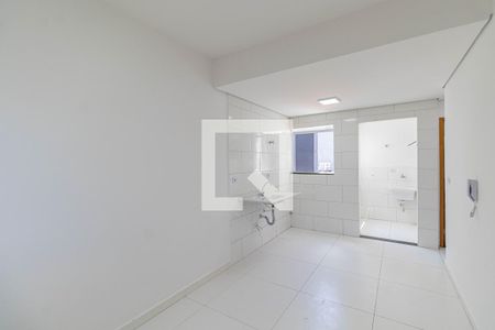 Sala e Cozinha  de apartamento à venda com 2 quartos, 30m² em Itaquera, São Paulo