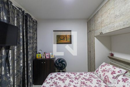 Quarto 1 de apartamento para alugar com 2 quartos, 40m² em Vila Carmosina, São Paulo