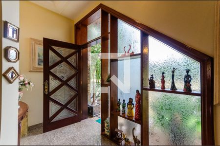 Sala de entrada de casa à venda com 5 quartos, 500m² em City América, São Paulo