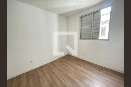 Quarto 2 de apartamento para alugar com 2 quartos, 48m² em Roselândia, Cotia