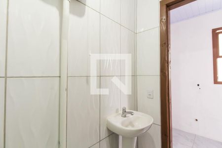 Banheiro de kitnet/studio para alugar com 1 quarto, 20m² em Mathias Velho, Canoas