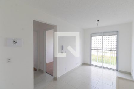 Sala e Cozinha de apartamento para alugar com 2 quartos, 35m² em Vila Carmosina, São Paulo