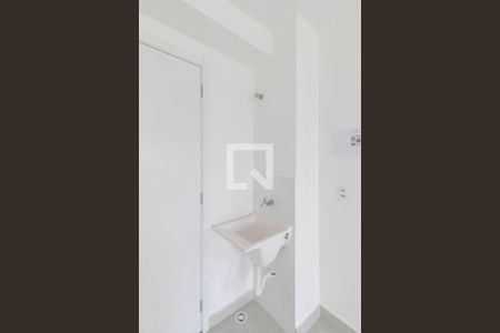 Cozinha e Área de Serviço de apartamento para alugar com 2 quartos, 35m² em Vila Carmosina, São Paulo