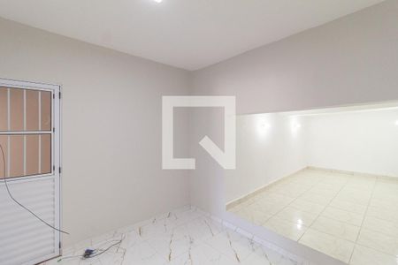Sala de casa para alugar com 1 quarto, 46m² em Vila Silviania, Carapicuíba