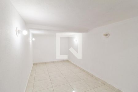 Quarto de casa para alugar com 1 quarto, 46m² em Vila Silviania, Carapicuíba