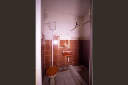 Banheiro de casa para alugar com 2 quartos, 70m² em Itaúna, São Gonçalo