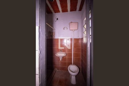 Banheiro de casa para alugar com 1 quarto, 37m² em Itaúna, São Gonçalo