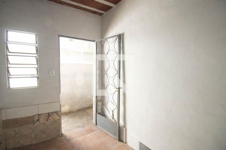 Sala de casa para alugar com 2 quartos, 37m² em Itaúna, São Gonçalo