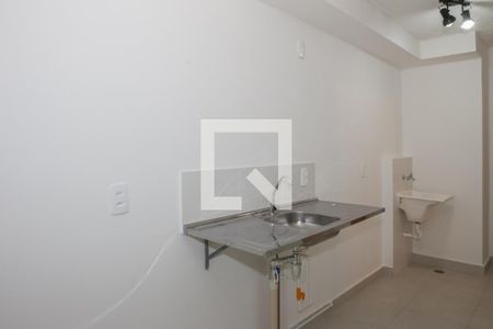 Sala e Cozinha de apartamento para alugar com 2 quartos, 35m² em Parque Industrial Tomas Edson, São Paulo