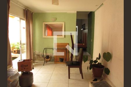 Sala de casa para alugar com 2 quartos, 60m² em Bussocaba, Osasco