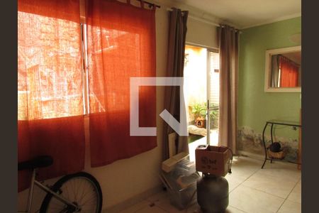 Sala de casa para alugar com 2 quartos, 60m² em Bussocaba, Osasco