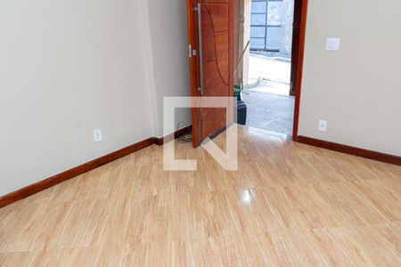 Sala de casa para alugar com 5 quartos, 120m² em Inhoaíba, Rio de Janeiro