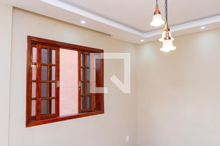 Sala de casa para alugar com 5 quartos, 120m² em Inhoaíba, Rio de Janeiro