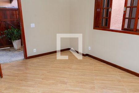 Sala de casa para alugar com 5 quartos, 120m² em Inhoaíba, Rio de Janeiro