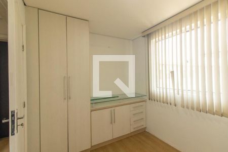 Quarto 1 de apartamento para alugar com 3 quartos, 70m² em Hauer, Curitiba