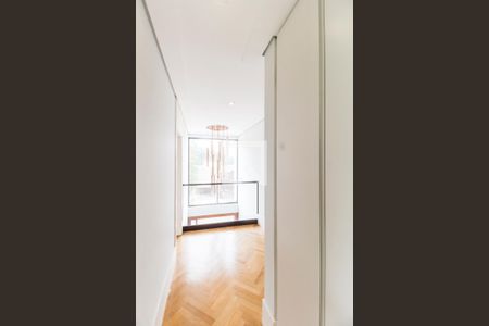 Banheiro da Suíte de casa de condomínio à venda com 5 quartos, 640m² em Colinas da Anhanguera, Santana de Parnaíba