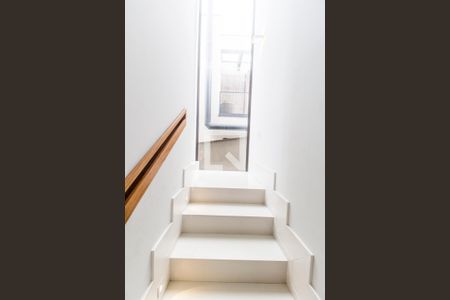 Escada de casa de condomínio à venda com 5 quartos, 640m² em Colinas da Anhanguera, Santana de Parnaíba