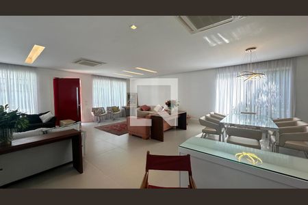 Sala de casa à venda com 4 quartos, 614m² em Recreio dos Bandeirantes, Rio de Janeiro