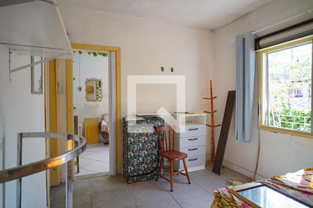 Quarto  de casa para alugar com 1 quarto, 45m² em Farrapos, Porto Alegre