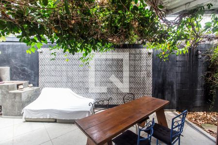 Vista da Sala de casa de condomínio para alugar com 3 quartos, 506m² em Vilarejo, Carapicuíba