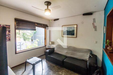 Sala  de casa de condomínio para alugar com 3 quartos, 506m² em Vilarejo, Carapicuíba