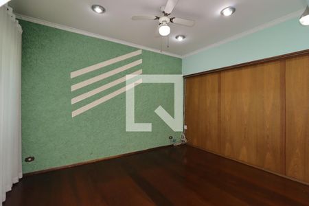 Sala de TV de casa para alugar com 3 quartos, 400m² em Santa Maria, Santo André