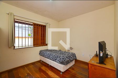 Casa à venda com 4 quartos, 200m² em Santa Efigênia, Belo Horizonte