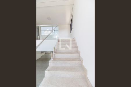 Escada de casa de condomínio à venda com 4 quartos, 387m² em Cidade Tamboré, Santana de Parnaíba