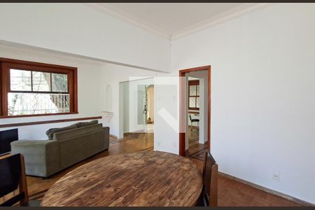 Casa para alugar com 5 quartos, 280m² em Carmo, Belo Horizonte