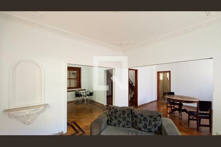 Casa para alugar com 5 quartos, 280m² em Carmo, Belo Horizonte