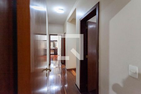 Corredor de casa à venda com 4 quartos, 1000m² em Bandeirantes (pampulha), Belo Horizonte
