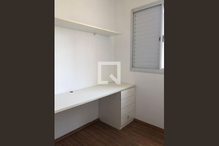 Quarto de apartamento para alugar com 3 quartos, 77m² em Tamboré, Barueri