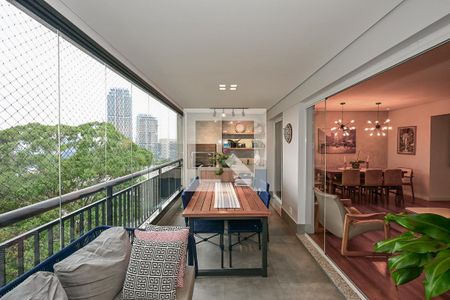 Varanda de apartamento à venda com 4 quartos, 205m² em Paraíso do Morumbi, São Paulo