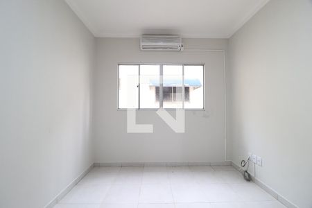 Sala de apartamento para alugar com 2 quartos, 67m² em Dona Zulmira, Uberlândia