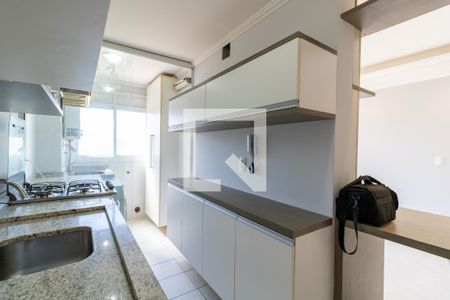 Cozinha e Área de Serviço de apartamento à venda com 2 quartos, 63m² em Cristal , Porto Alegre
