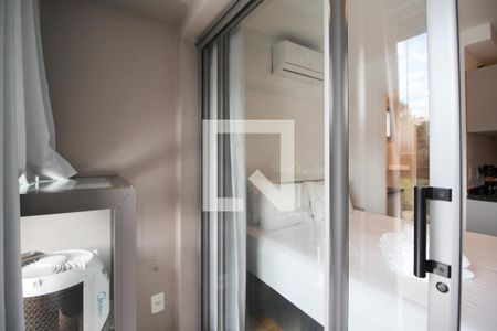 Varanda de kitnet/studio para alugar com 1 quarto, 21m² em Indianópolis, São Paulo