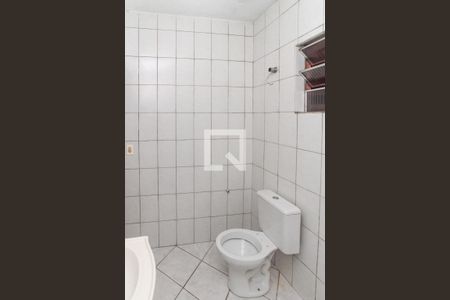 Banheiro de casa para alugar com 1 quarto, 55m² em Vila Sabrina, São Paulo