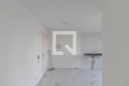 Sala e Cozinha  de apartamento para alugar com 2 quartos, 37m² em Vila Ré, São Paulo