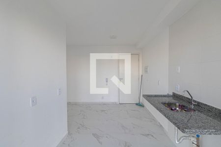 Sala e Cozinha  de apartamento para alugar com 2 quartos, 37m² em Vila Ré, São Paulo