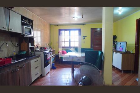Sala/Cozinha de casa à venda com 4 quartos, 102m² em Medianeira, Porto Alegre