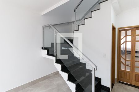 Escada de casa à venda com 2 quartos, 84m² em Vila Santo Estefano, São Paulo