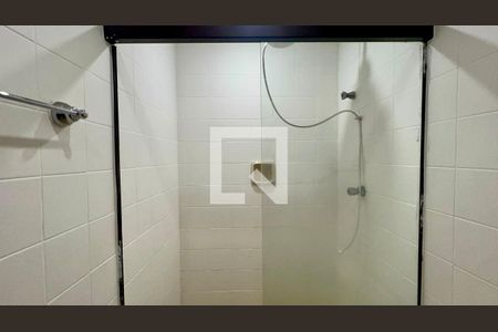 Banheiro de kitnet/studio para alugar com 1 quarto, 29m² em Jardim Paulista, São Paulo