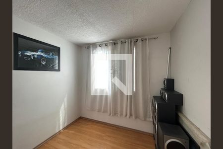 Quarto 1 de apartamento para alugar com 2 quartos, 50m² em Vila Zat, São Paulo