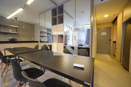 Mesa de kitnet/studio para alugar com 1 quarto, 31m² em Trindade, Florianópolis