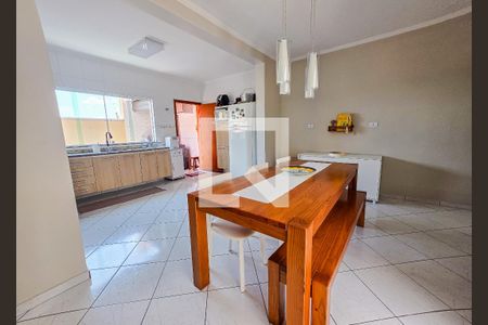 Casa à venda com 3 quartos, 118m² em Vila Lucinda, Santo André