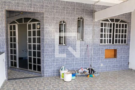 Varanda de casa para alugar com 2 quartos, 100m² em Campo Grande, Rio de Janeiro