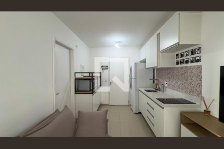 sala e cozinha de apartamento para alugar com 1 quarto, 32m² em Santo Amaro, São Paulo