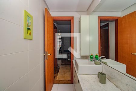 Banheiro de apartamento para alugar com 1 quarto, 45m² em Petrópolis, Porto Alegre