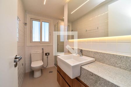 Banheiro da Suíte 1 de apartamento para alugar com 2 quartos, 80m² em Jardim Europa, Porto Alegre